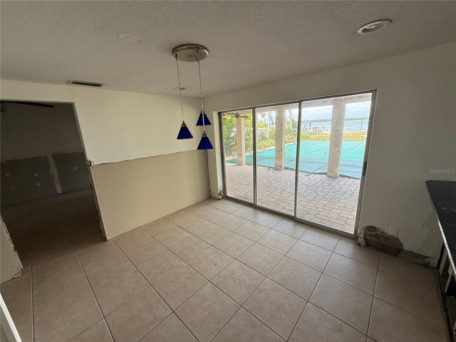6111 BAYOU GRANDE BLVD NE