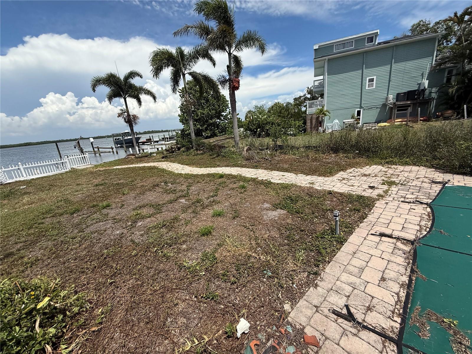 6111 BAYOU GRANDE BLVD NE