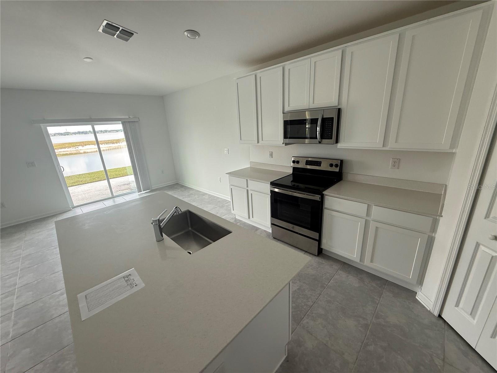752 TROTTERS DR