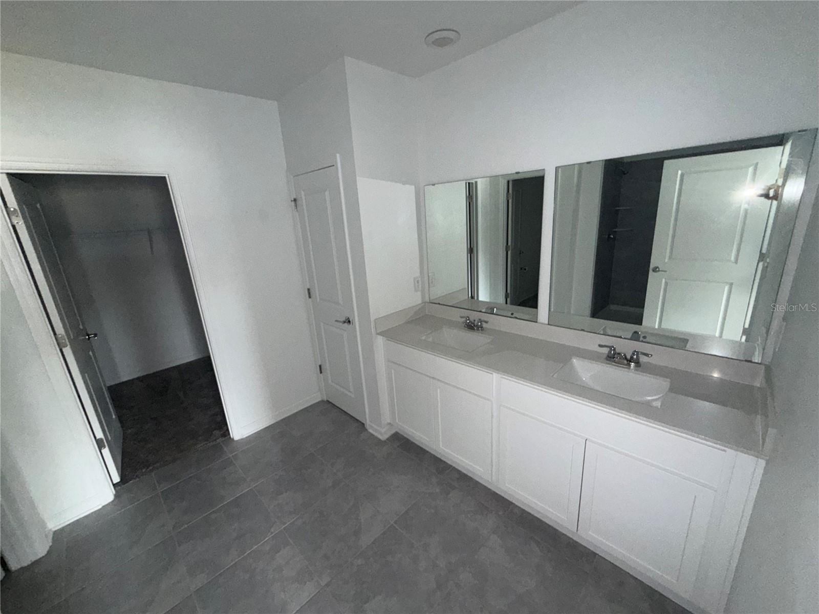 752 TROTTERS DR