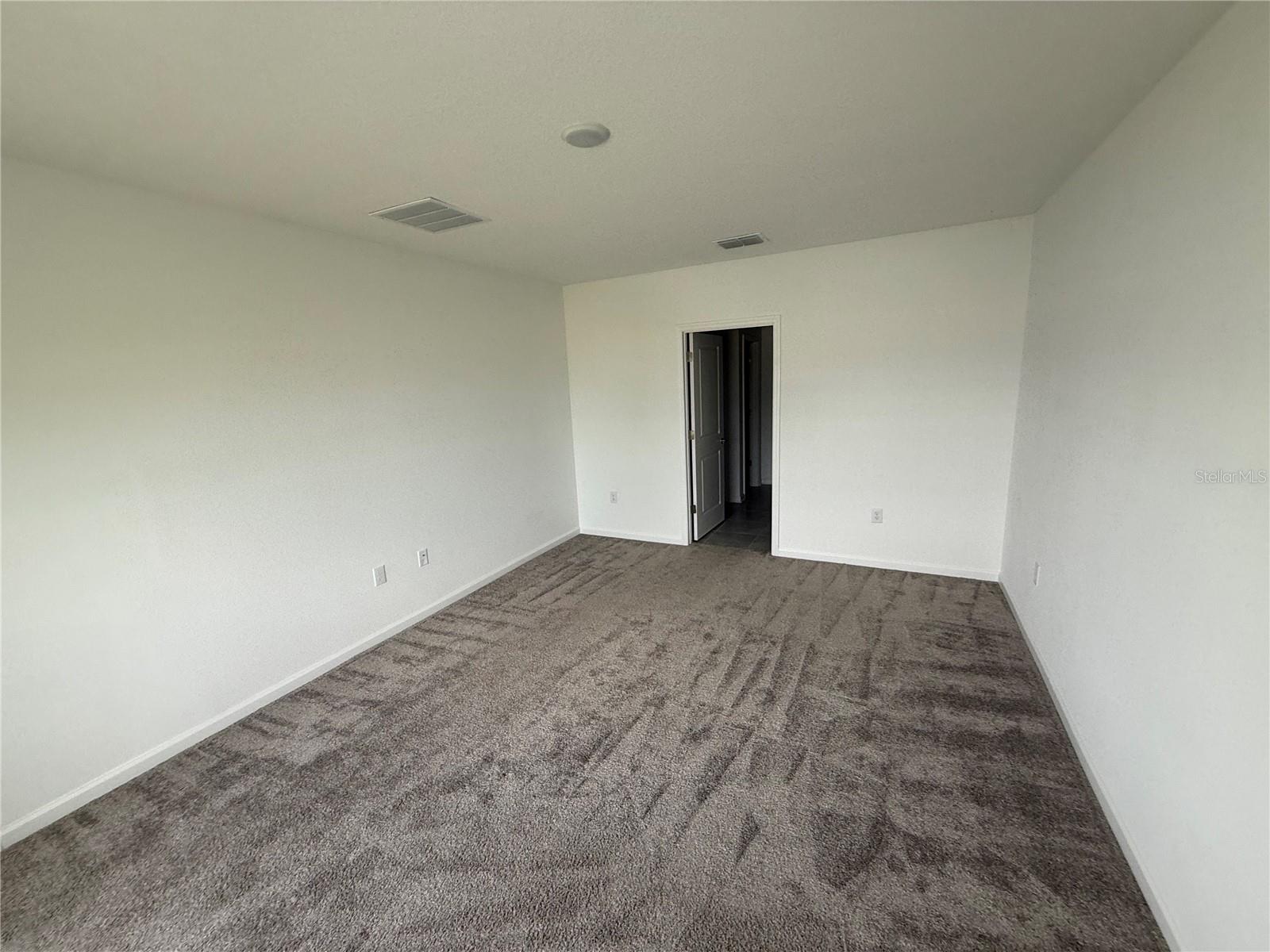 752 TROTTERS DR