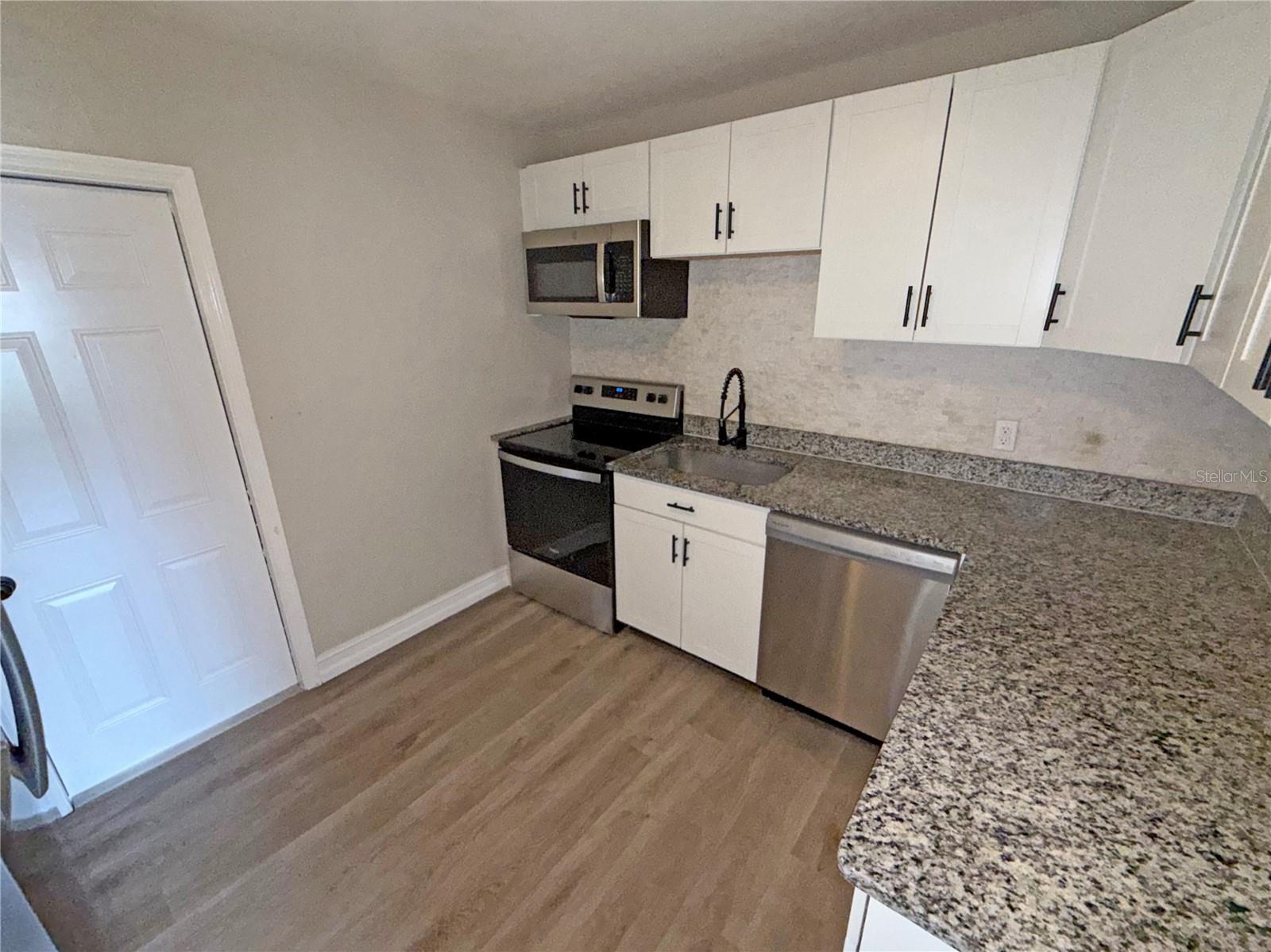 1116 EDITH AVE