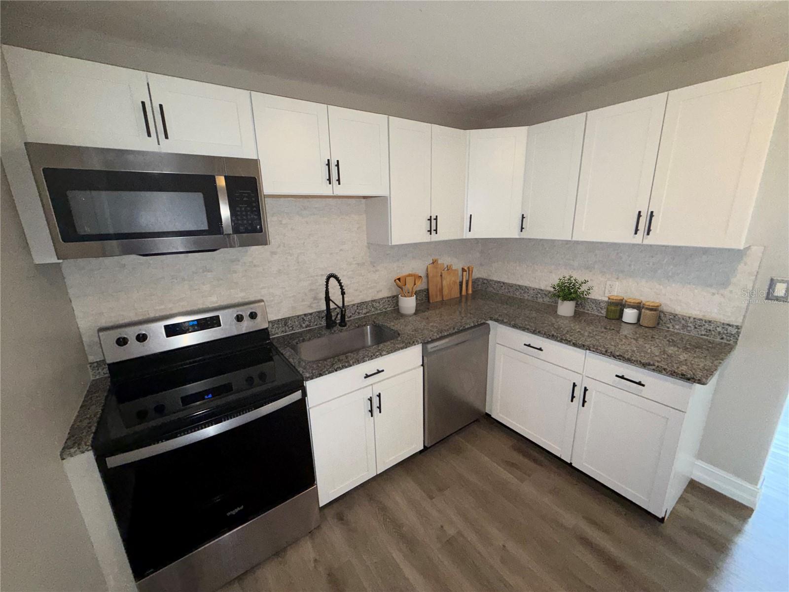 1116 EDITH AVE