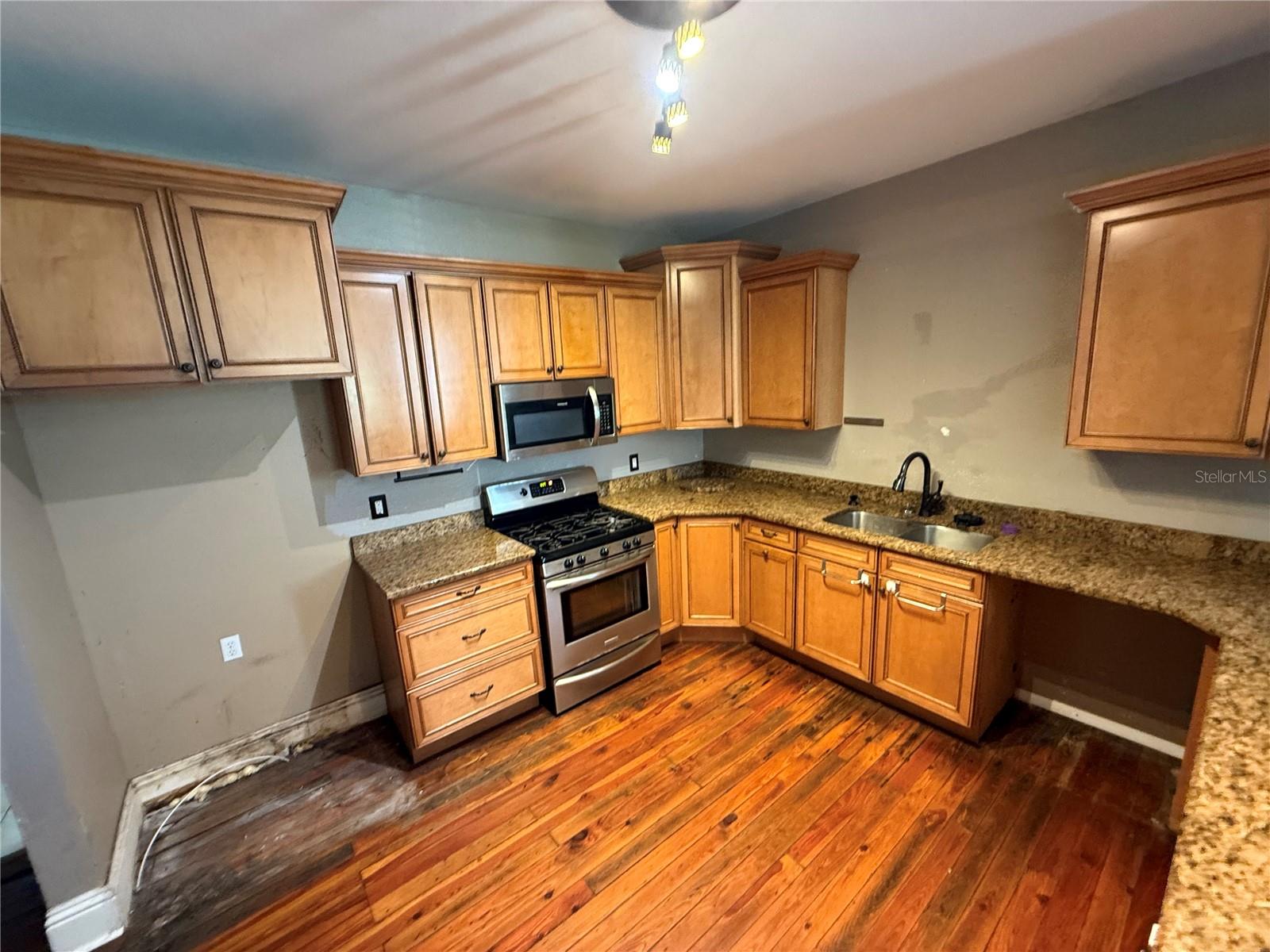 1115 KELLER RD