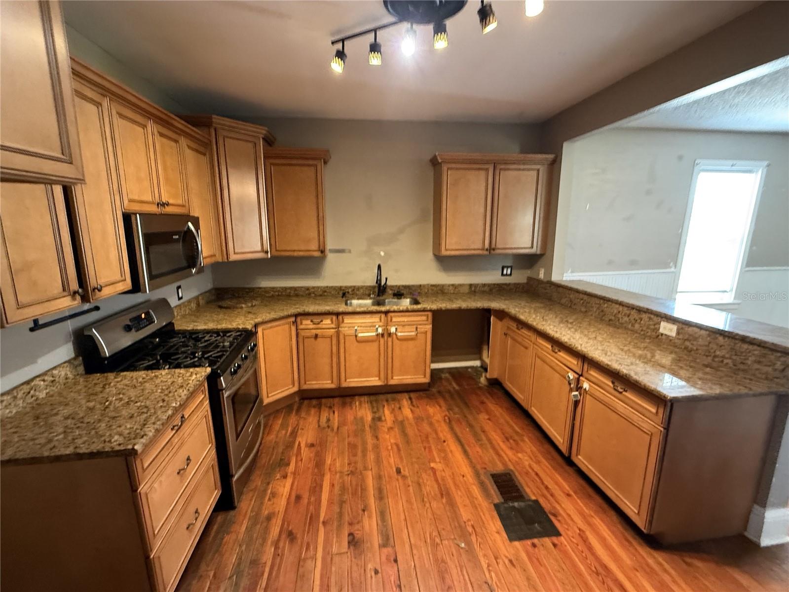1115 KELLER RD