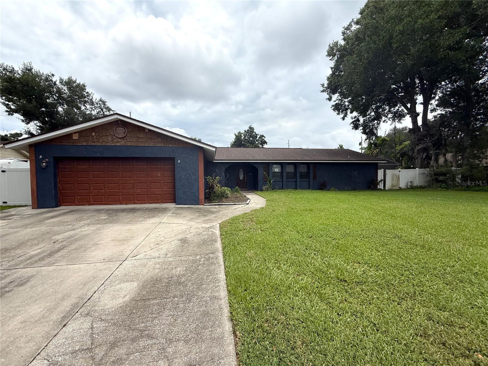 1806 N WATERMAN DR
