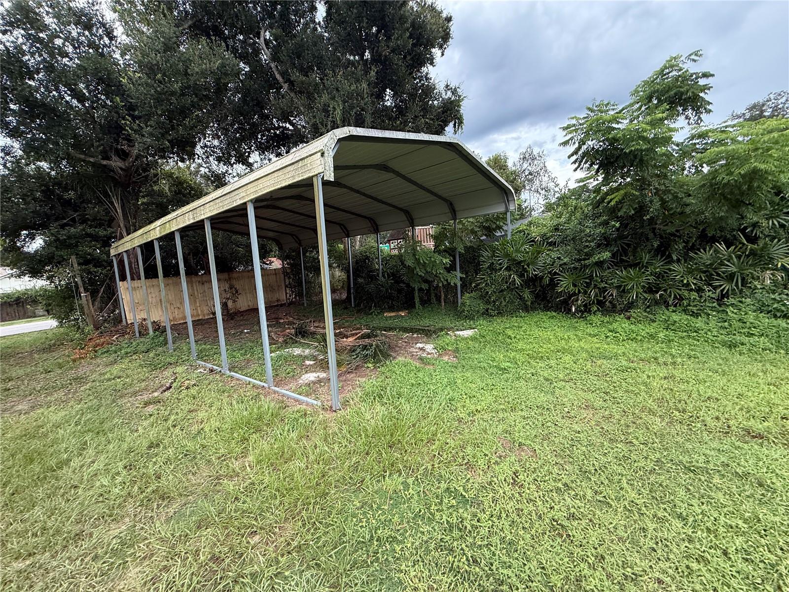 1806 N WATERMAN DR