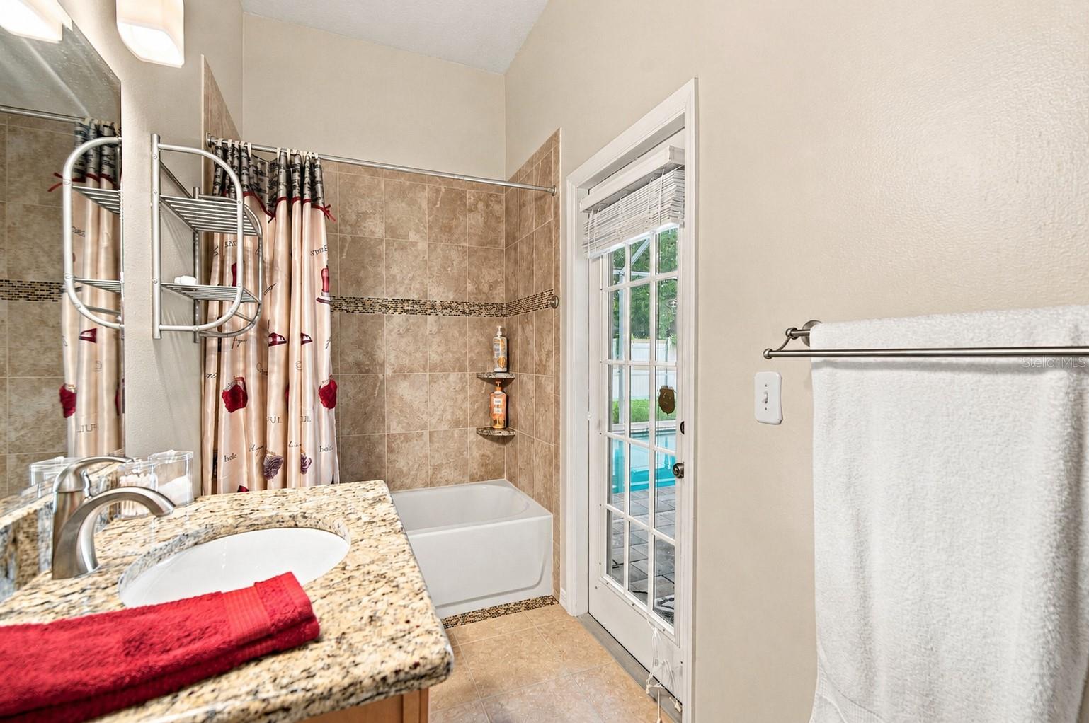 2020 ALAFIA OAKS DR