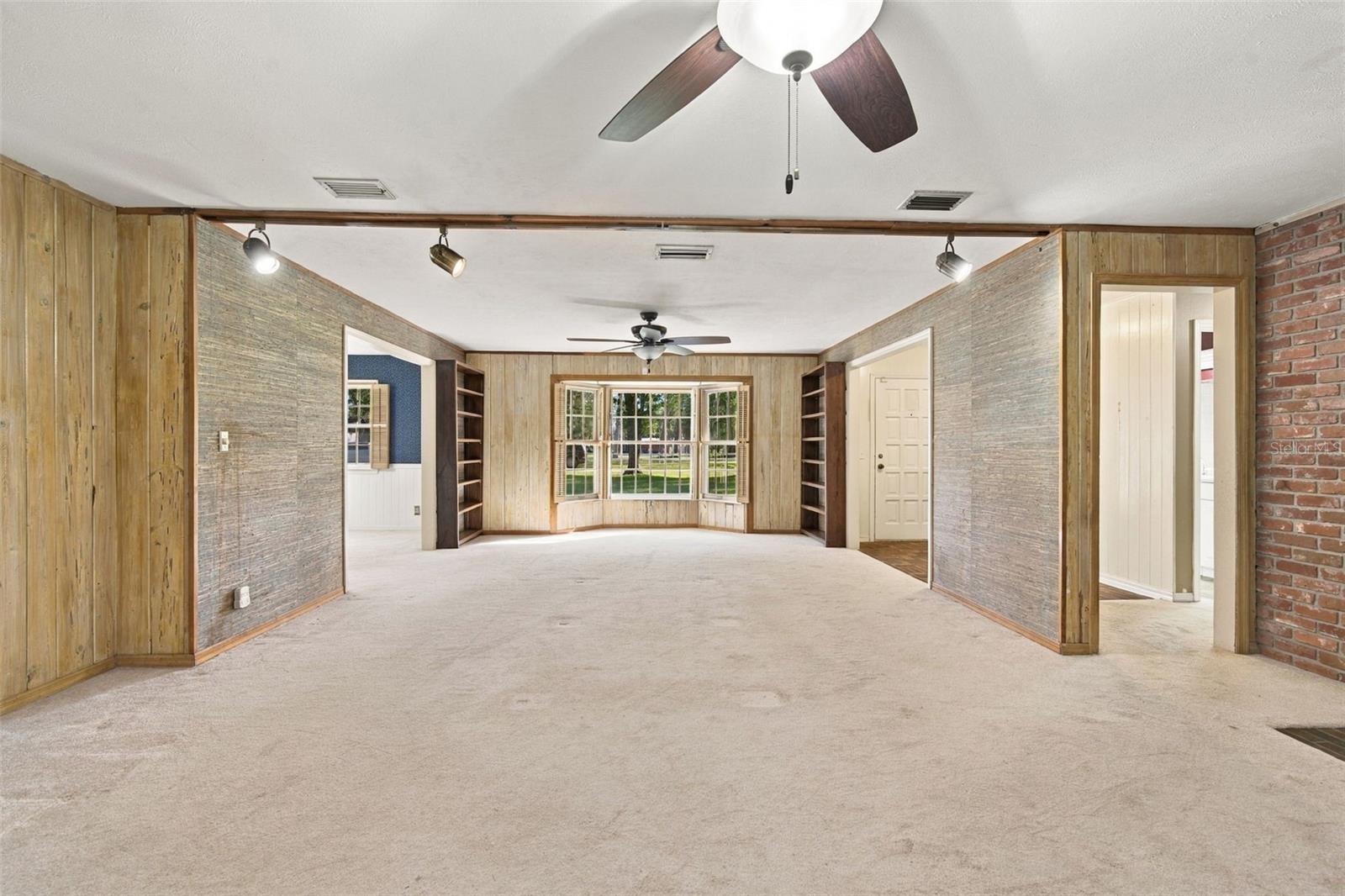 409 EL GRECO DR