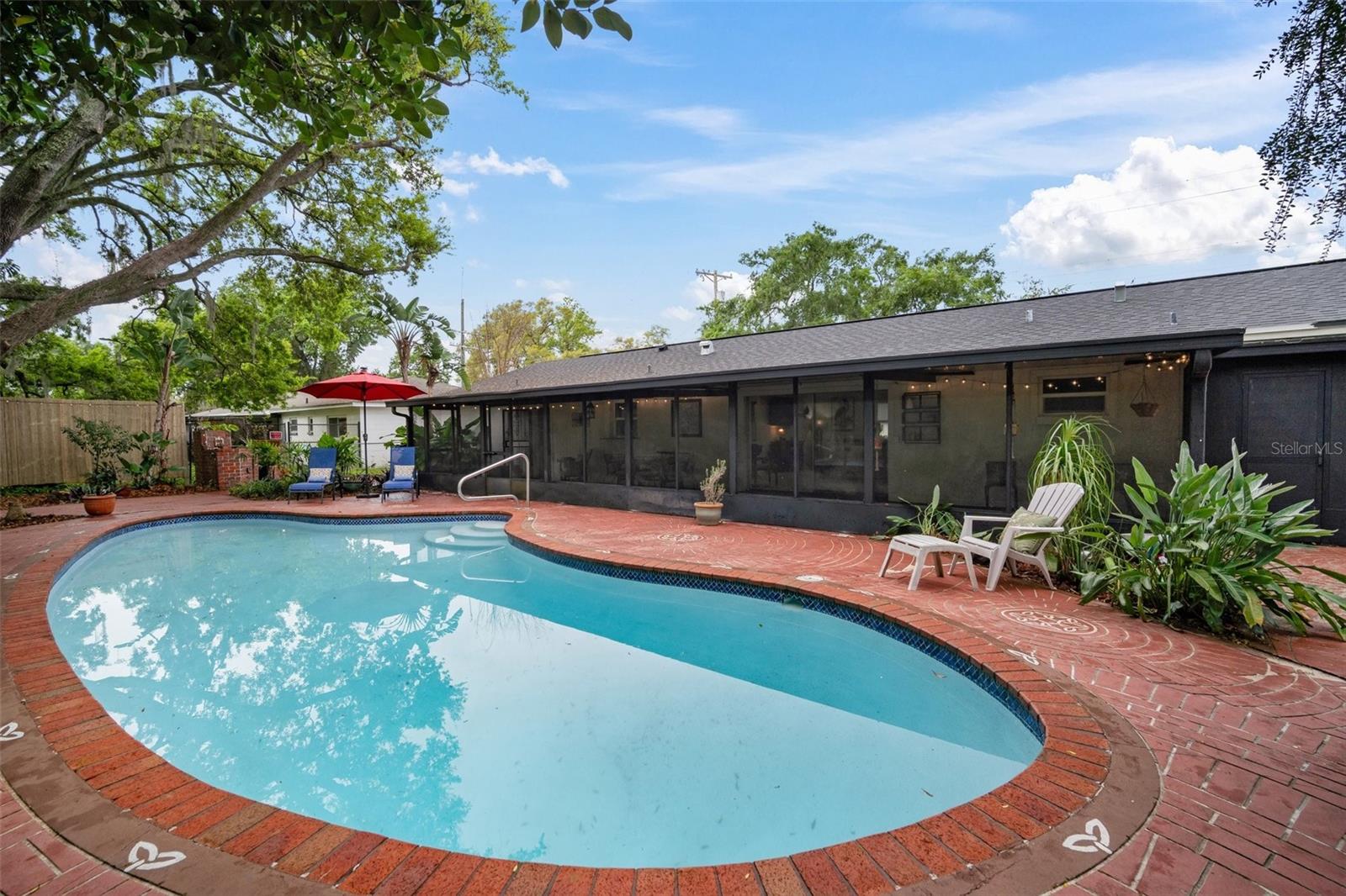 1003 MANDALAY DR
