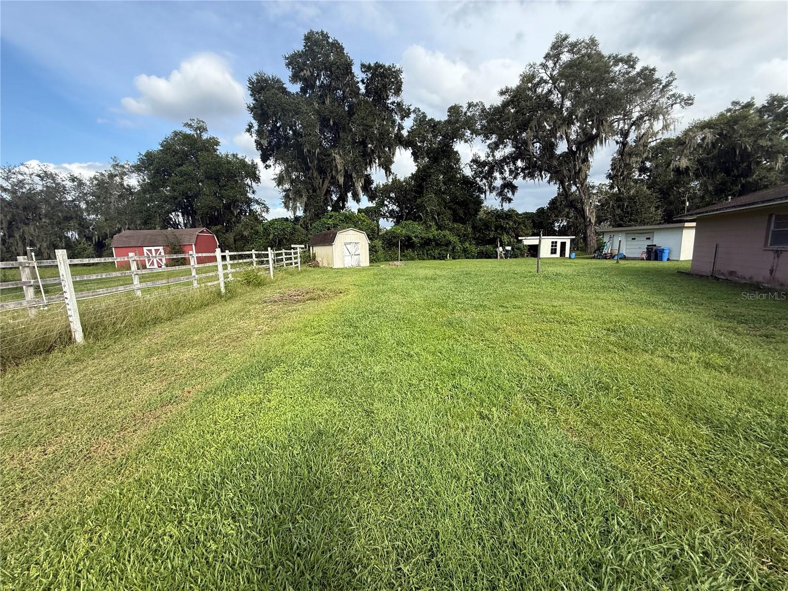 2906 OAK CREST DR