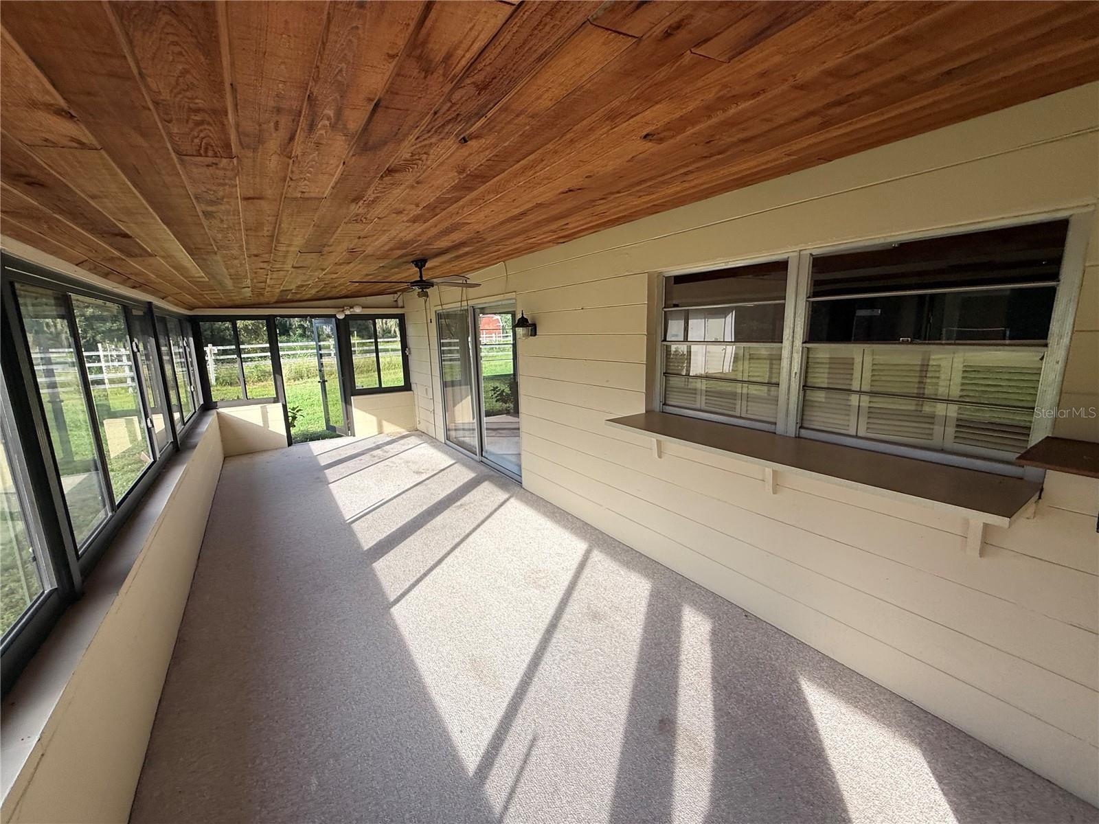 2906 OAK CREST DR