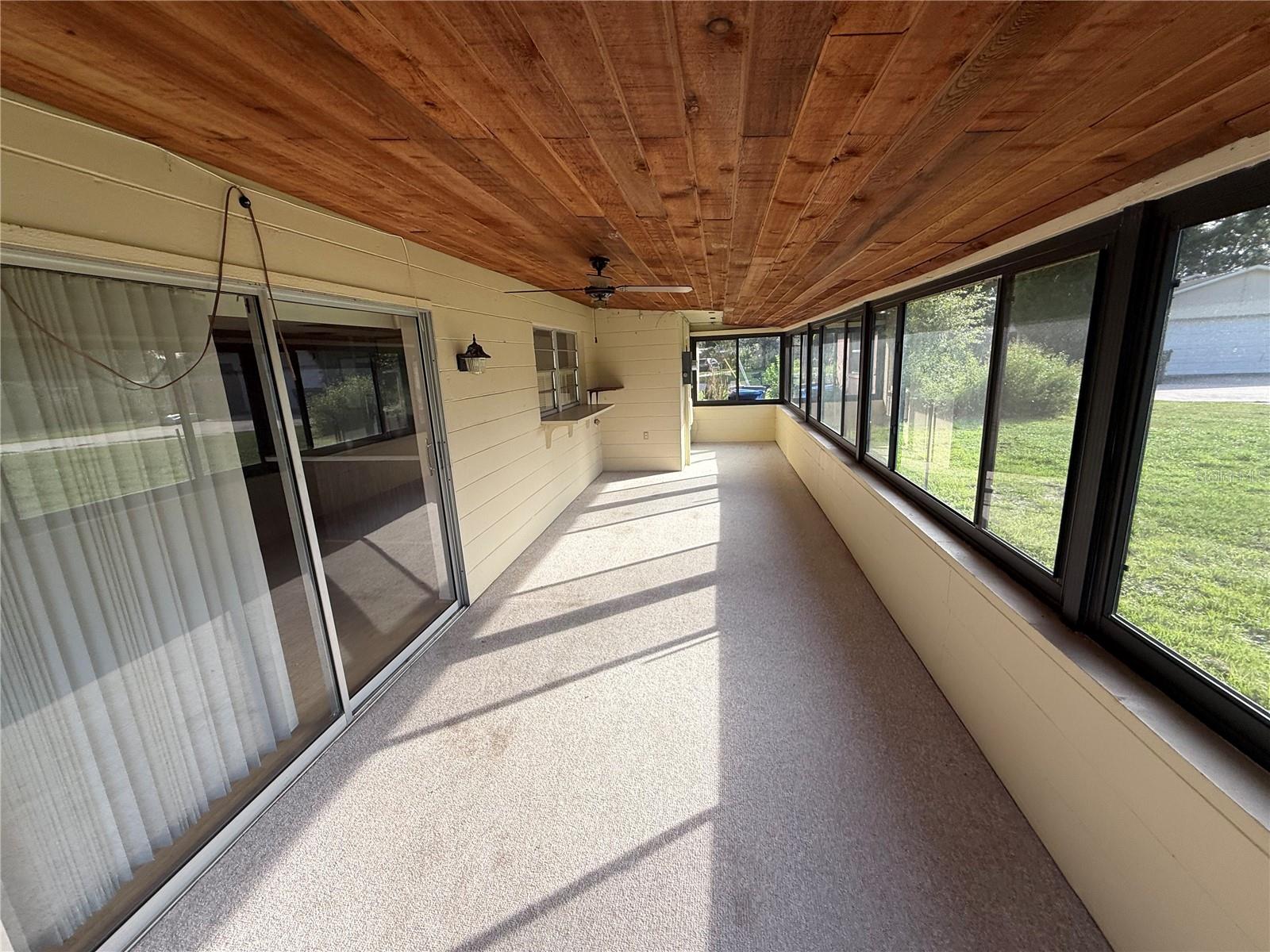 2906 OAK CREST DR