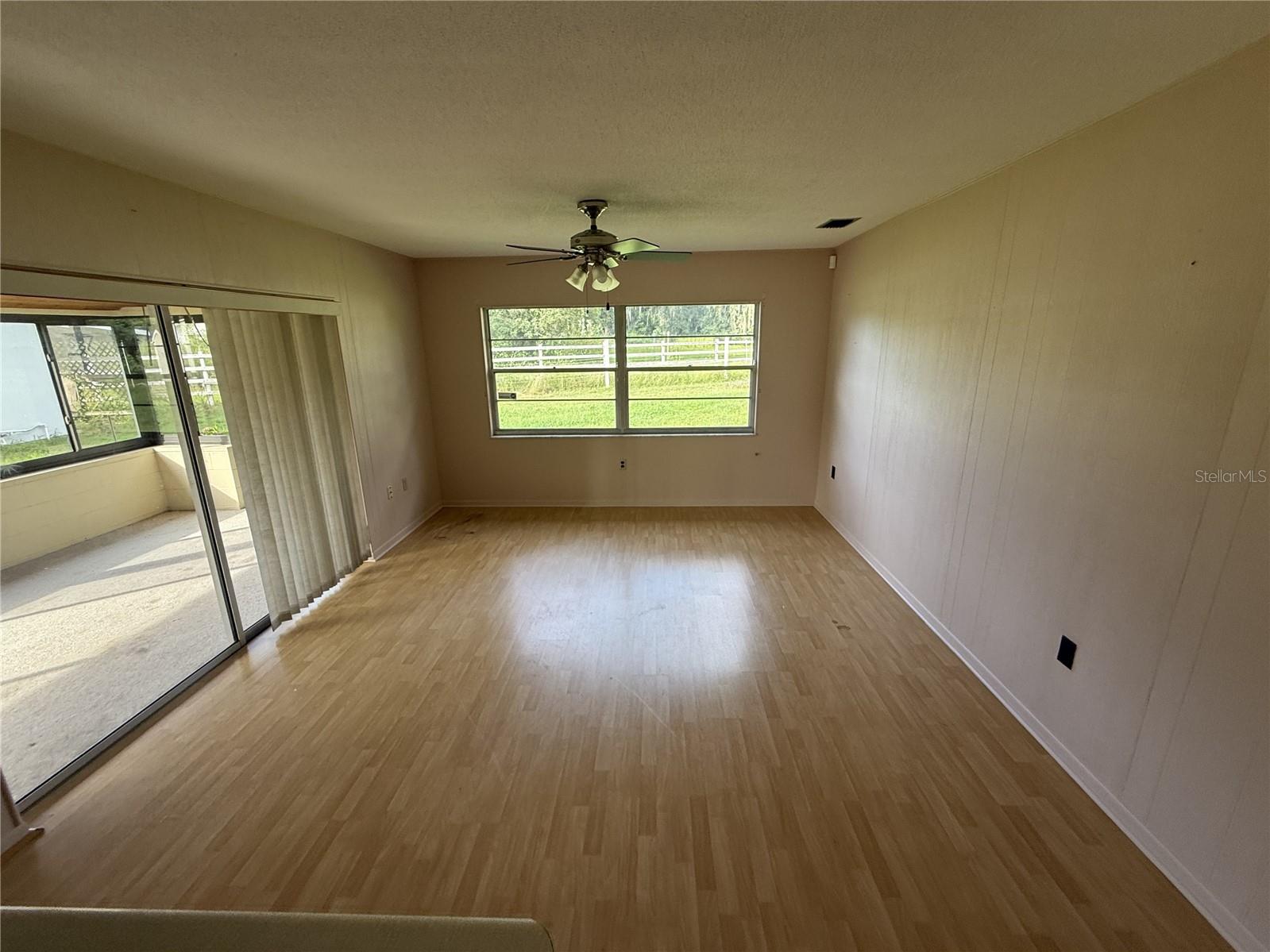 2906 OAK CREST DR