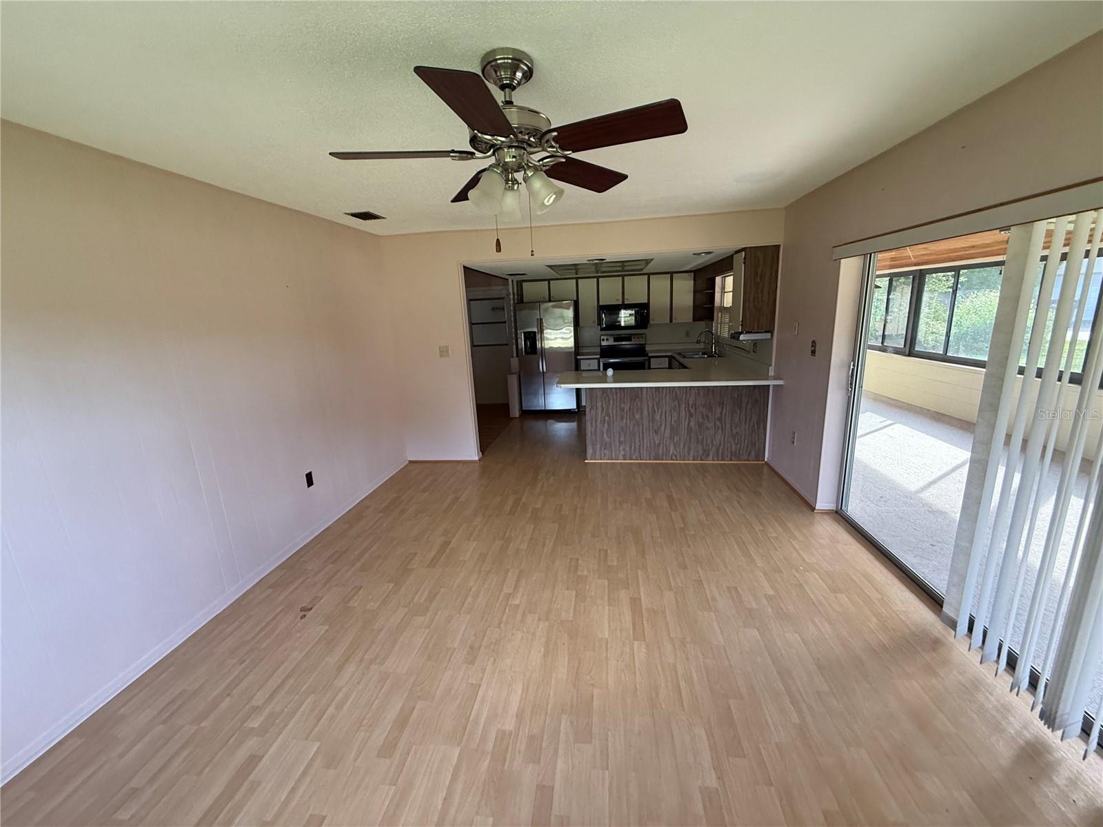 2906 OAK CREST DR