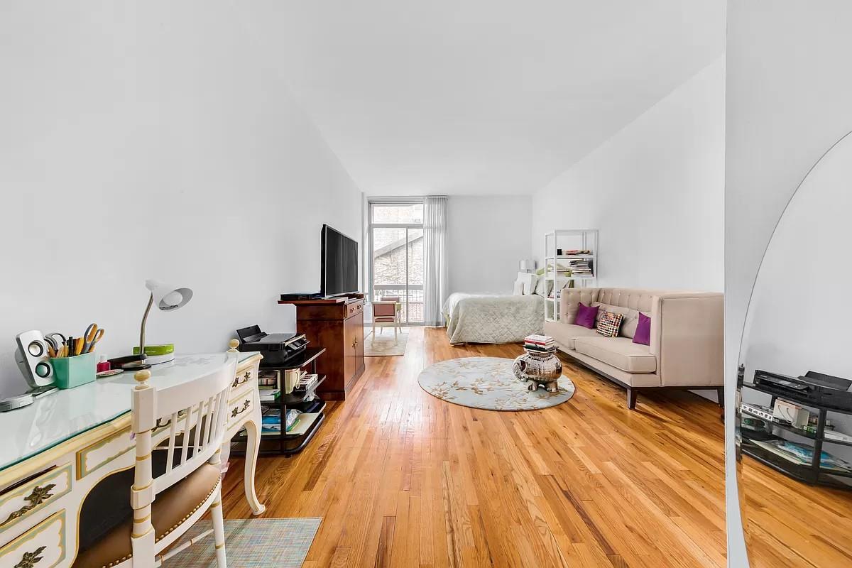 184 THOMPSON Street 3B