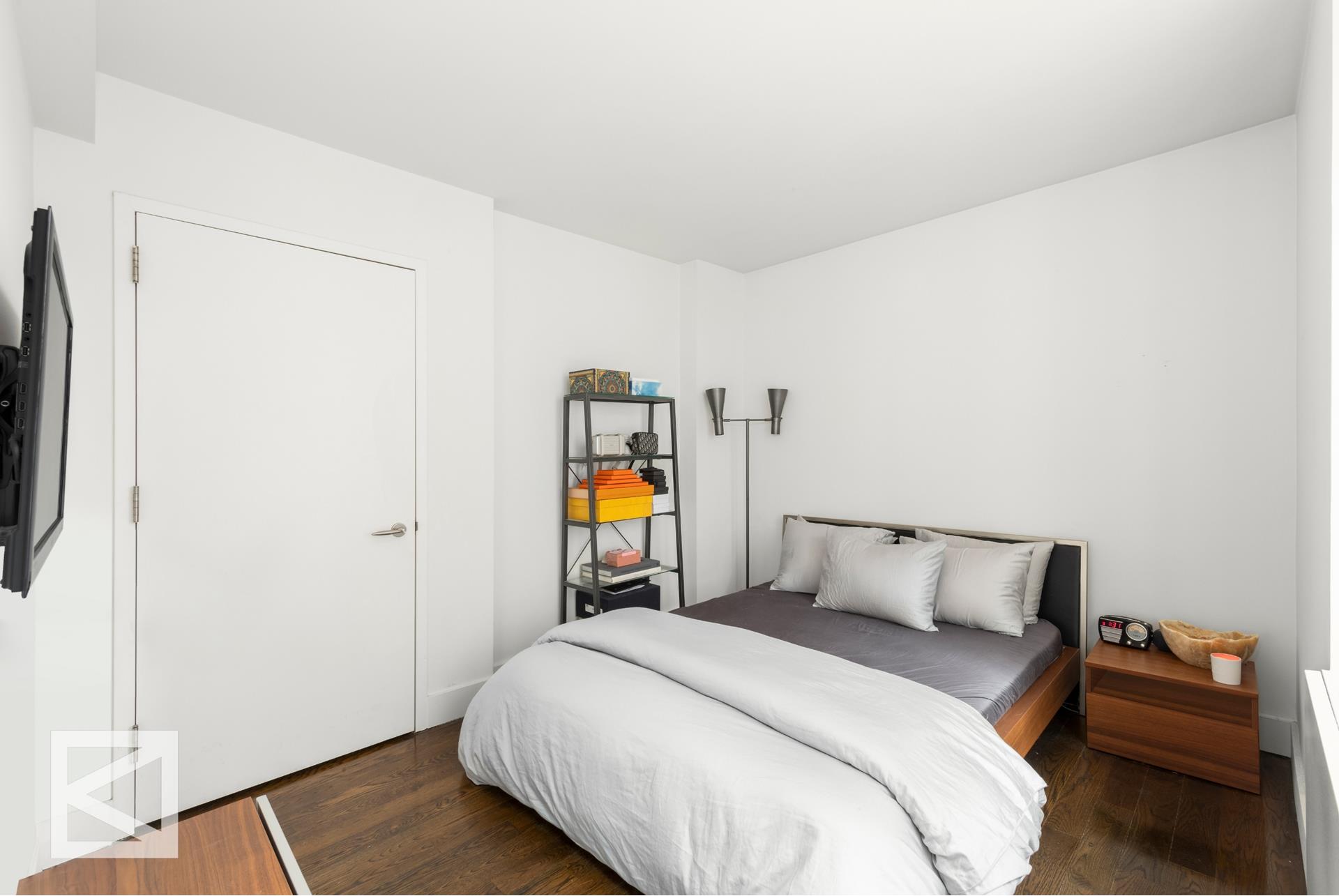 464 W 44th St, #6J