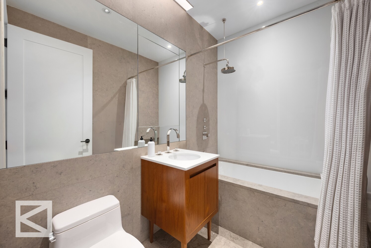32 W 18TH Street 9B