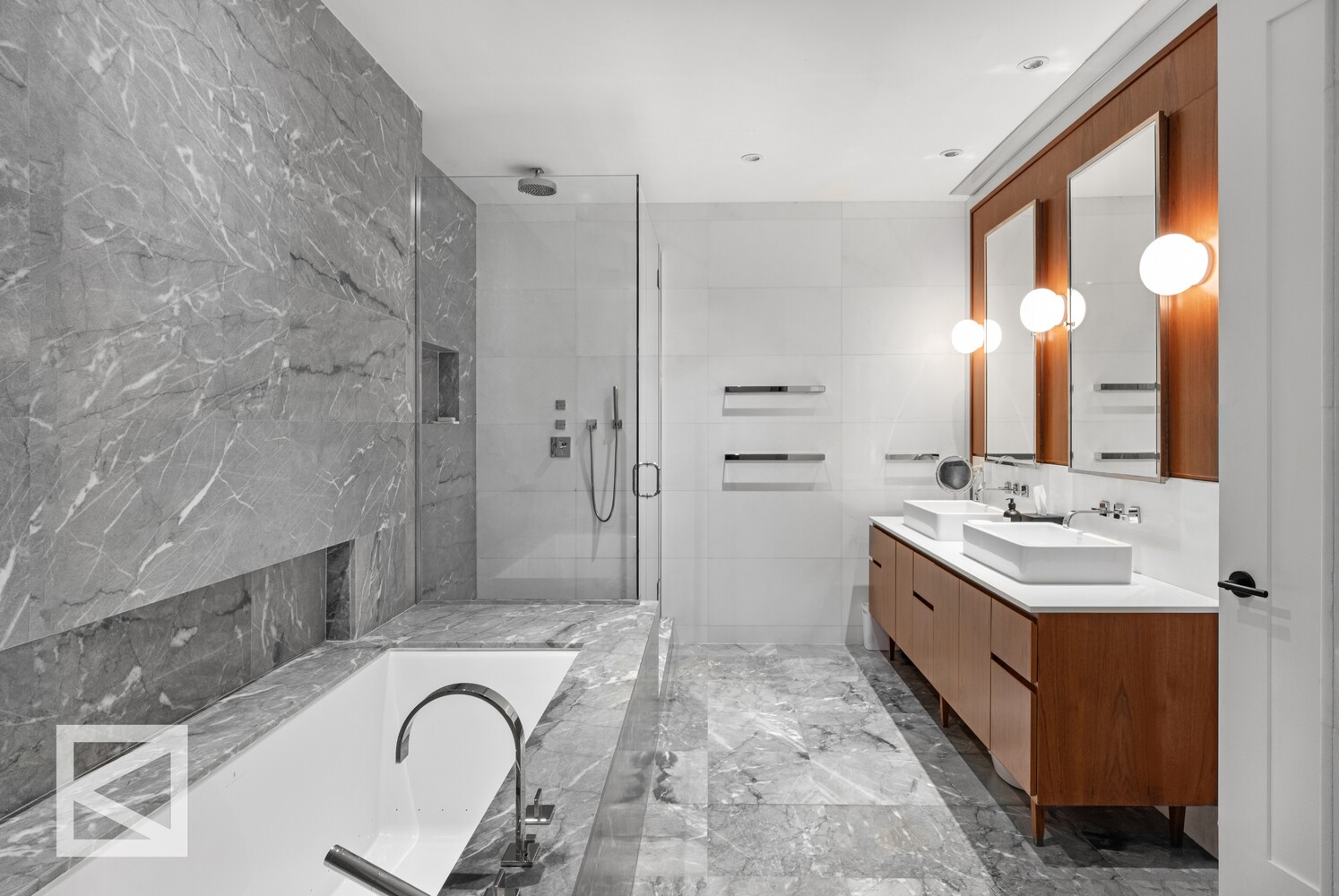 32 W 18TH Street 9B