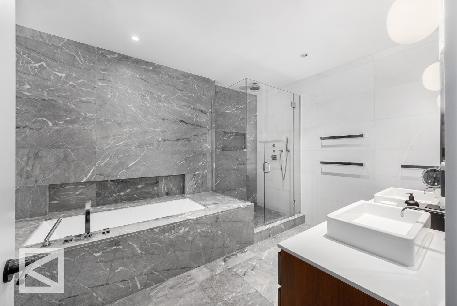 32 W 18TH Street 9B