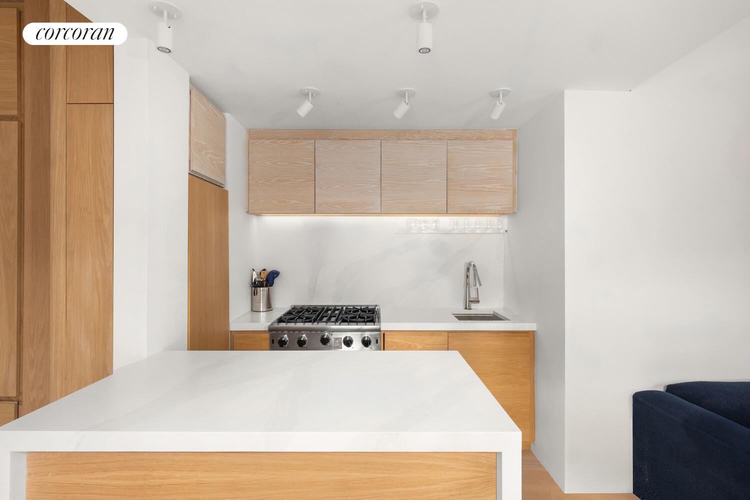 77 BLEECKER Street 1011