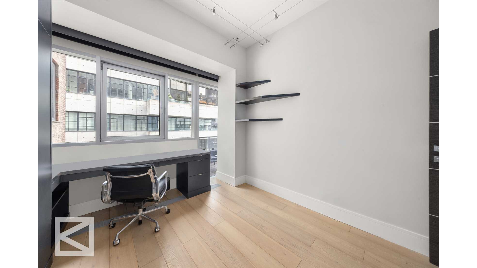 519 W 23RD Street 7