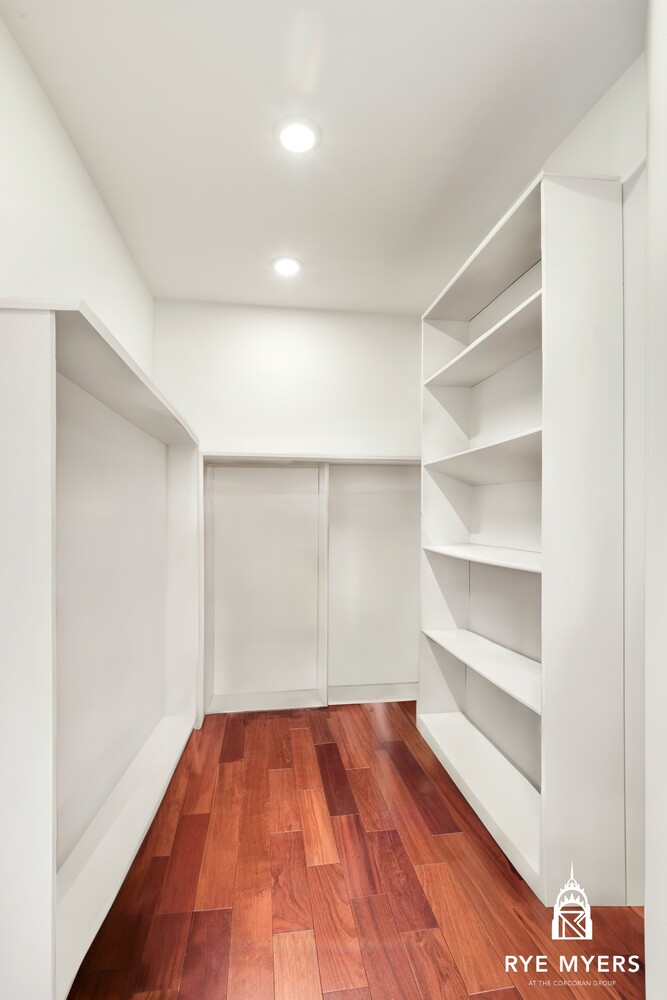 529 W 42ND Street 5R