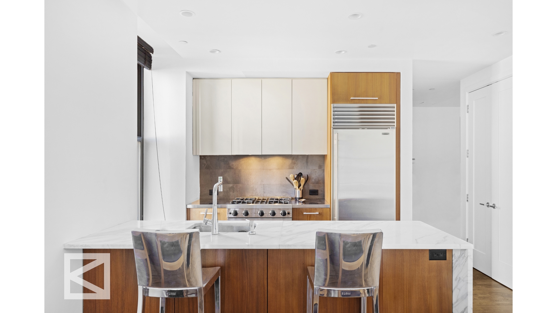260 PARK Avenue S 12F