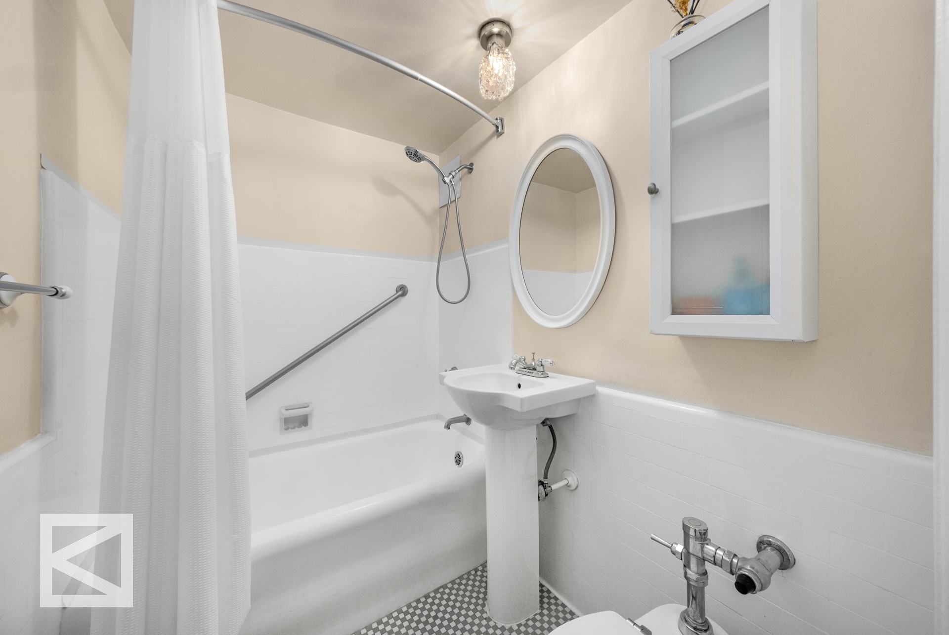 320 E 42ND Street 2403