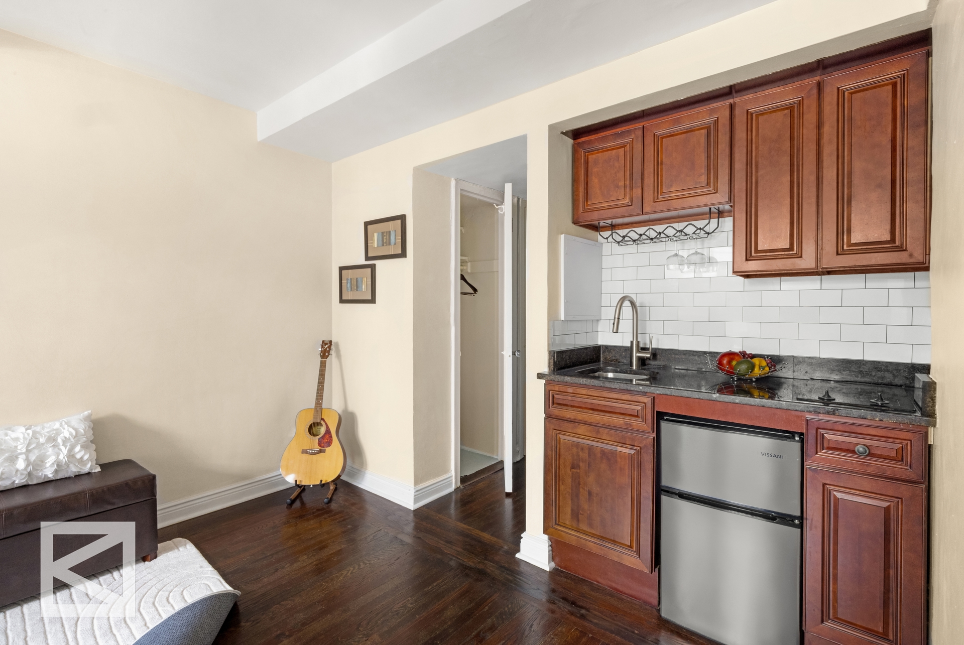 320 E 42ND Street 2403
