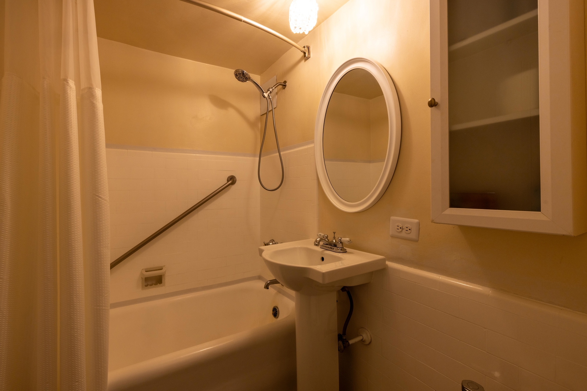 320 E 42ND Street 2403