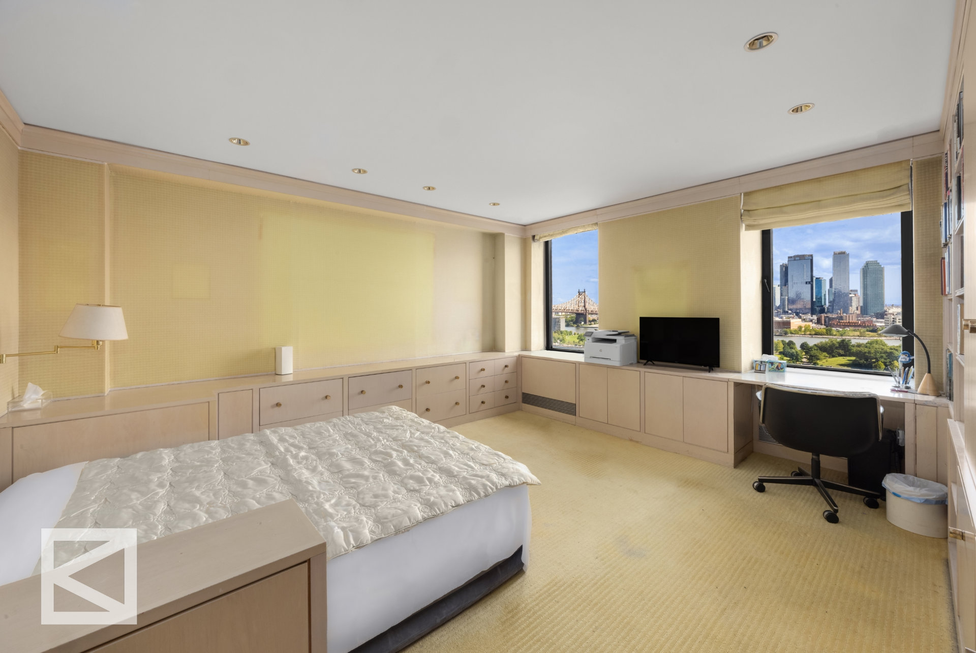 450 E 52ND Street 10