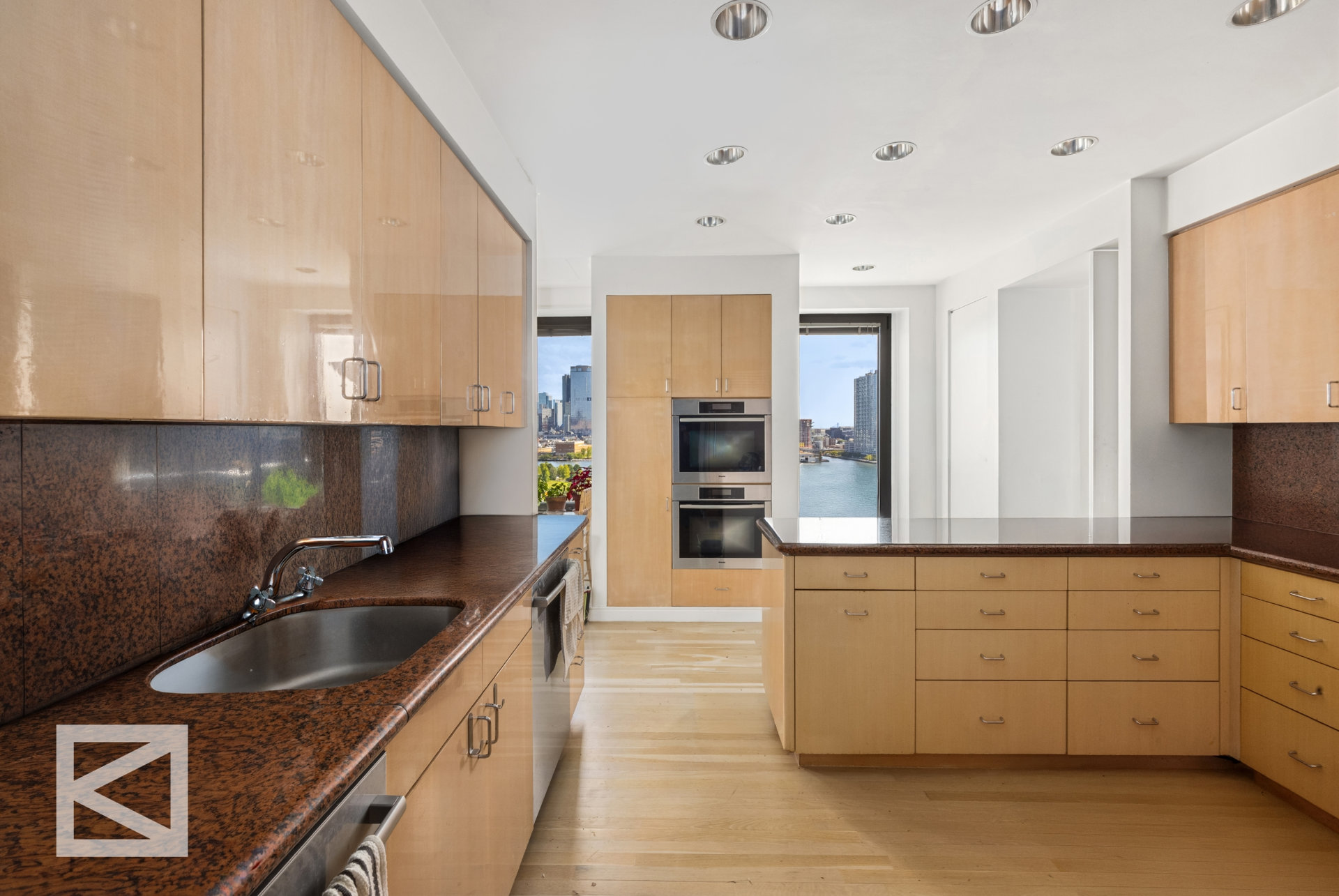 450 E 52ND Street 10