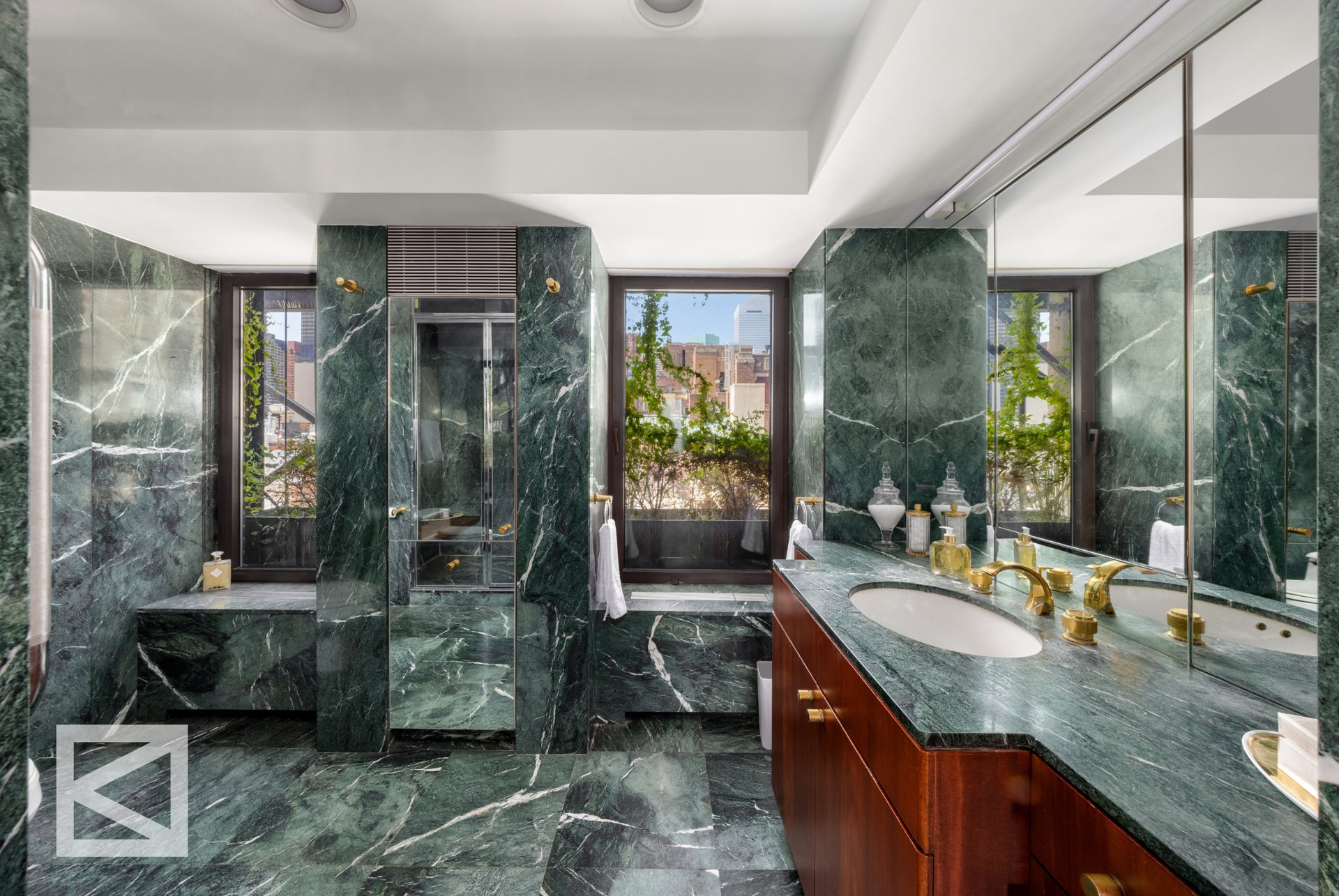 450 E 52ND Street 10