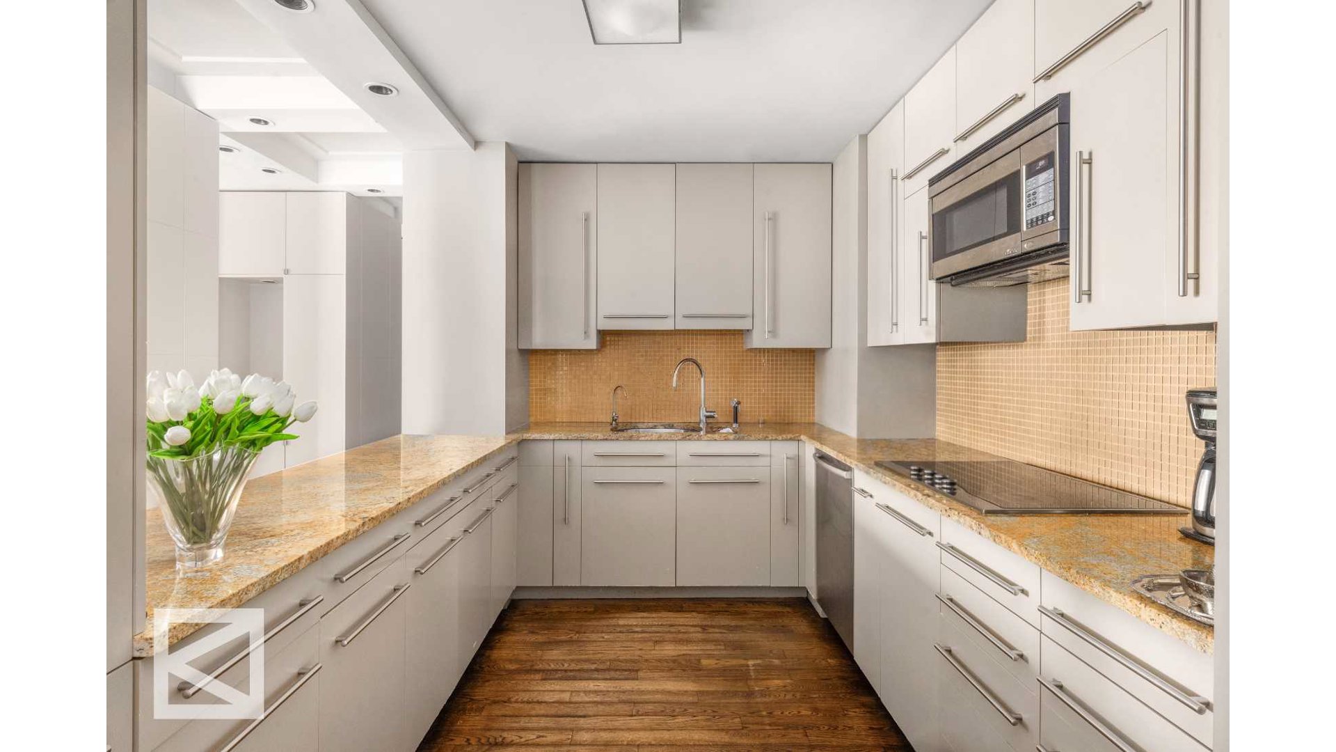641 5TH Avenue 33/34EF