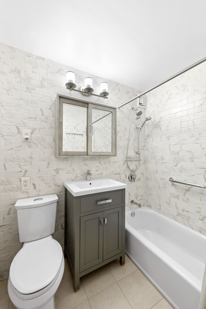 370 E 76TH Street C204C