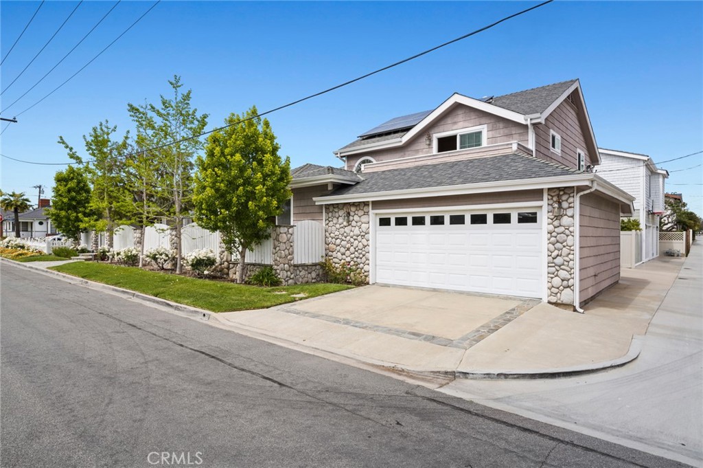 400 Aliso Avenue