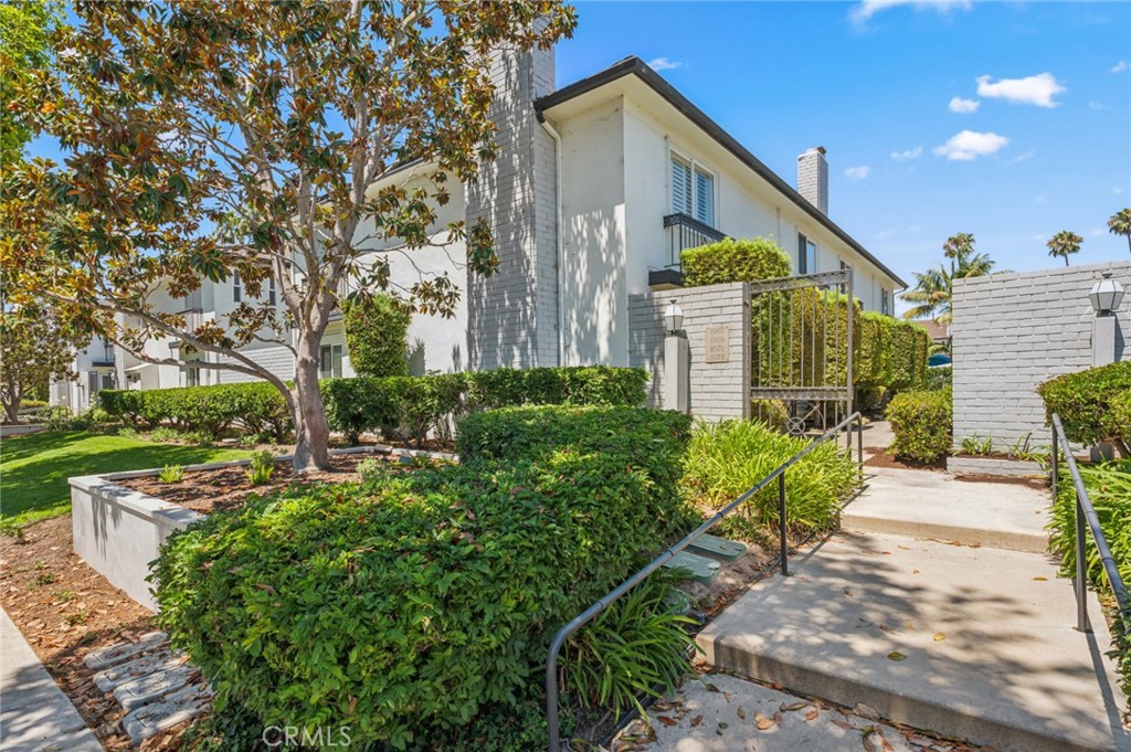 1069 Dover Drive