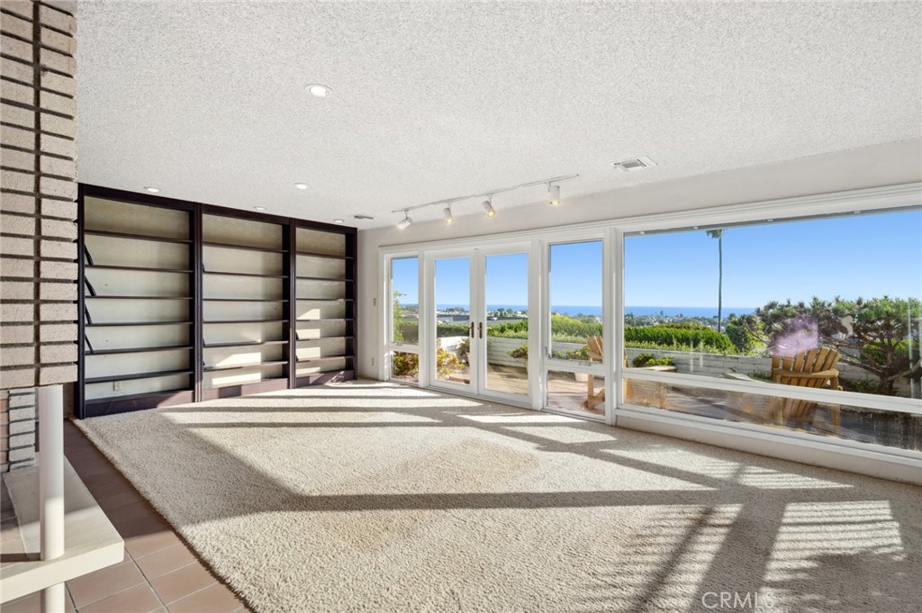 2915 Pebble Drive