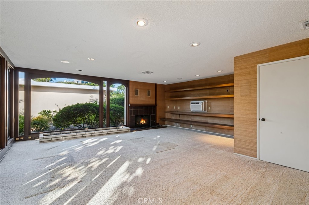 2915 Pebble Drive