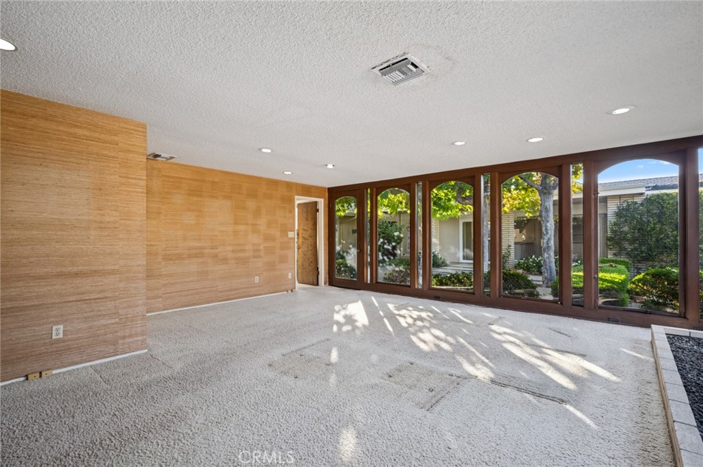 2915 Pebble Drive
