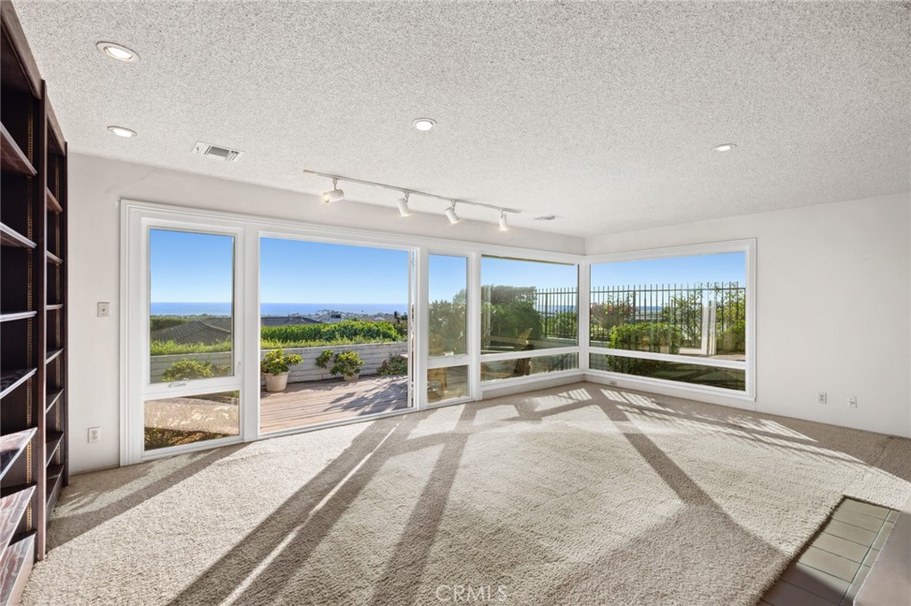 2915 Pebble Drive