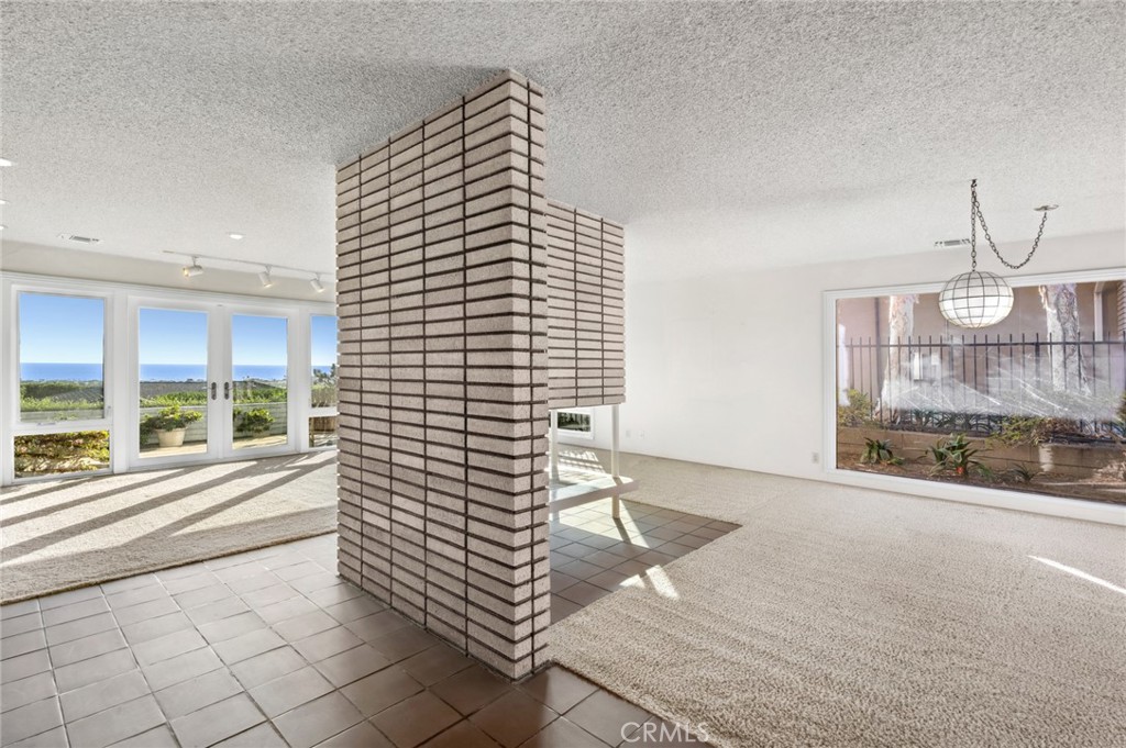 2915 Pebble Drive