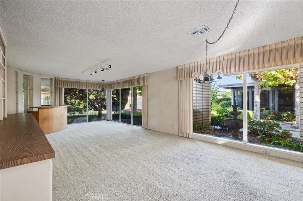 2915 Pebble Drive