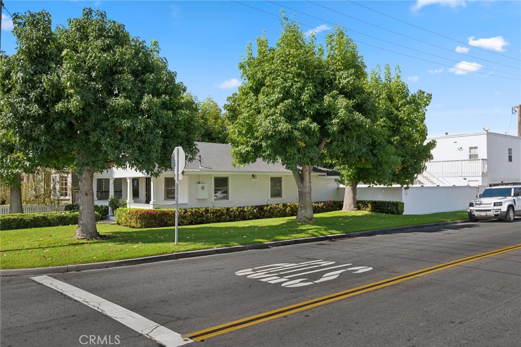 465 Santa Ana Avenue