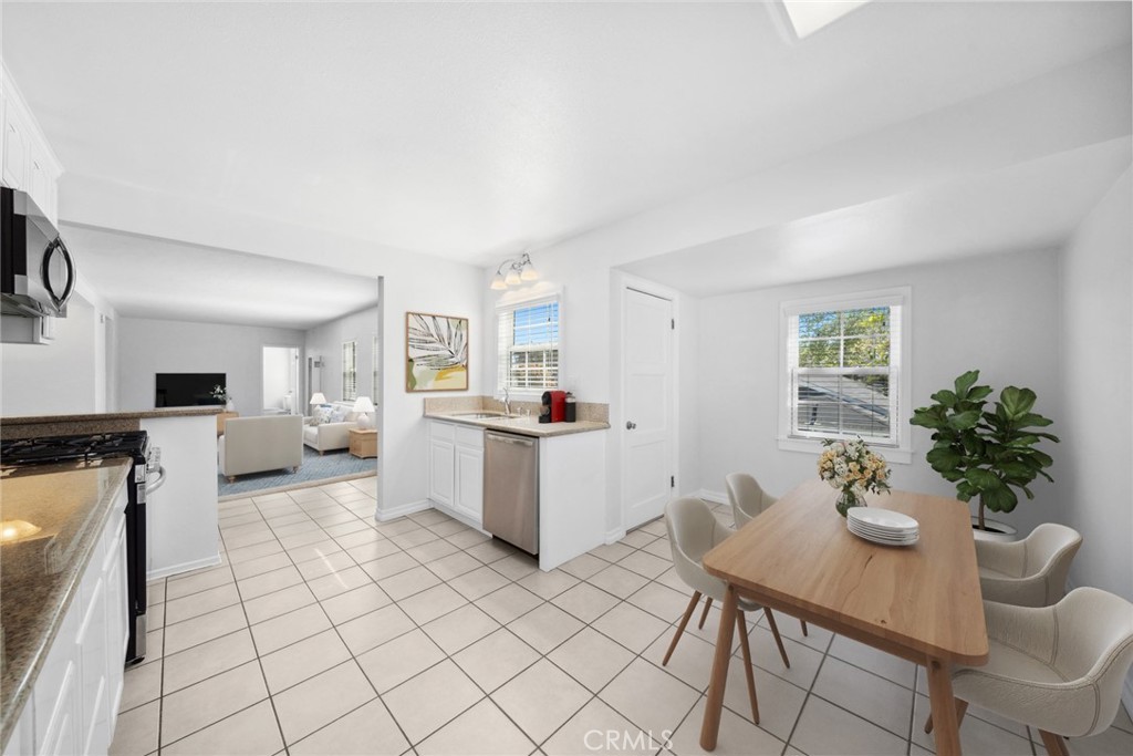 465 Santa Ana Avenue