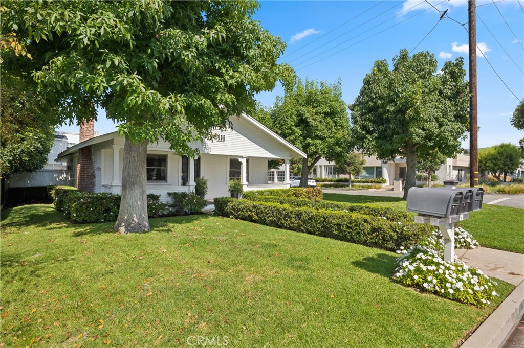 465 Santa Ana Avenue