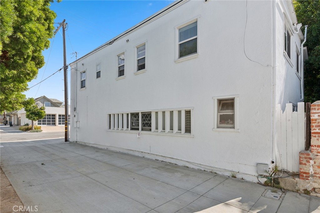 465 Santa Ana Avenue