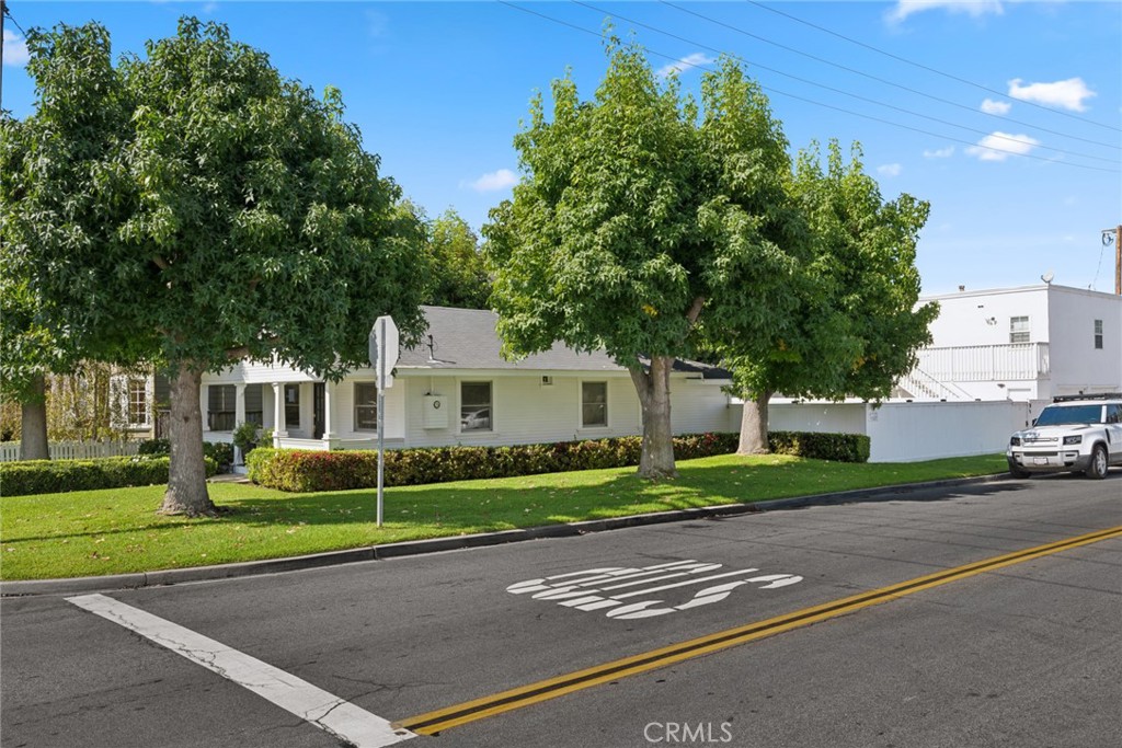 465 Santa Ana Avenue