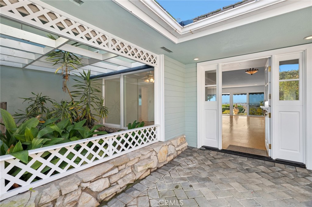 1727 Galatea Terrace